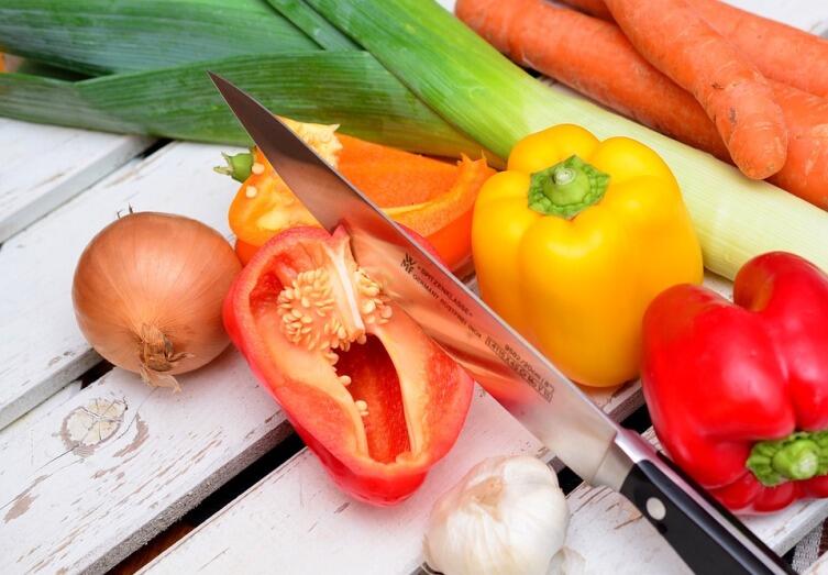 Как приготовить вкусное лечо? Секреты домашнего консервирования