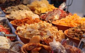 Какие продукты считаются полезными, но их нельзя есть много?